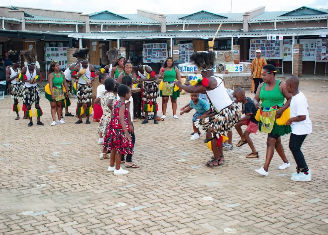 Hwamanda Dance Troupe performance photo 8